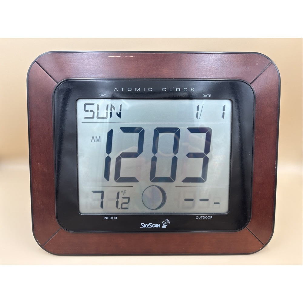 SkyScan Wood Framed Atomic Clock 88901 TESTED WORKS